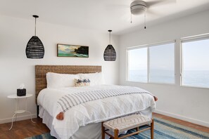 4 Schlafzimmer, Schreibtisch, Bügeleisen/Bügelbrett, Reisekinderbett