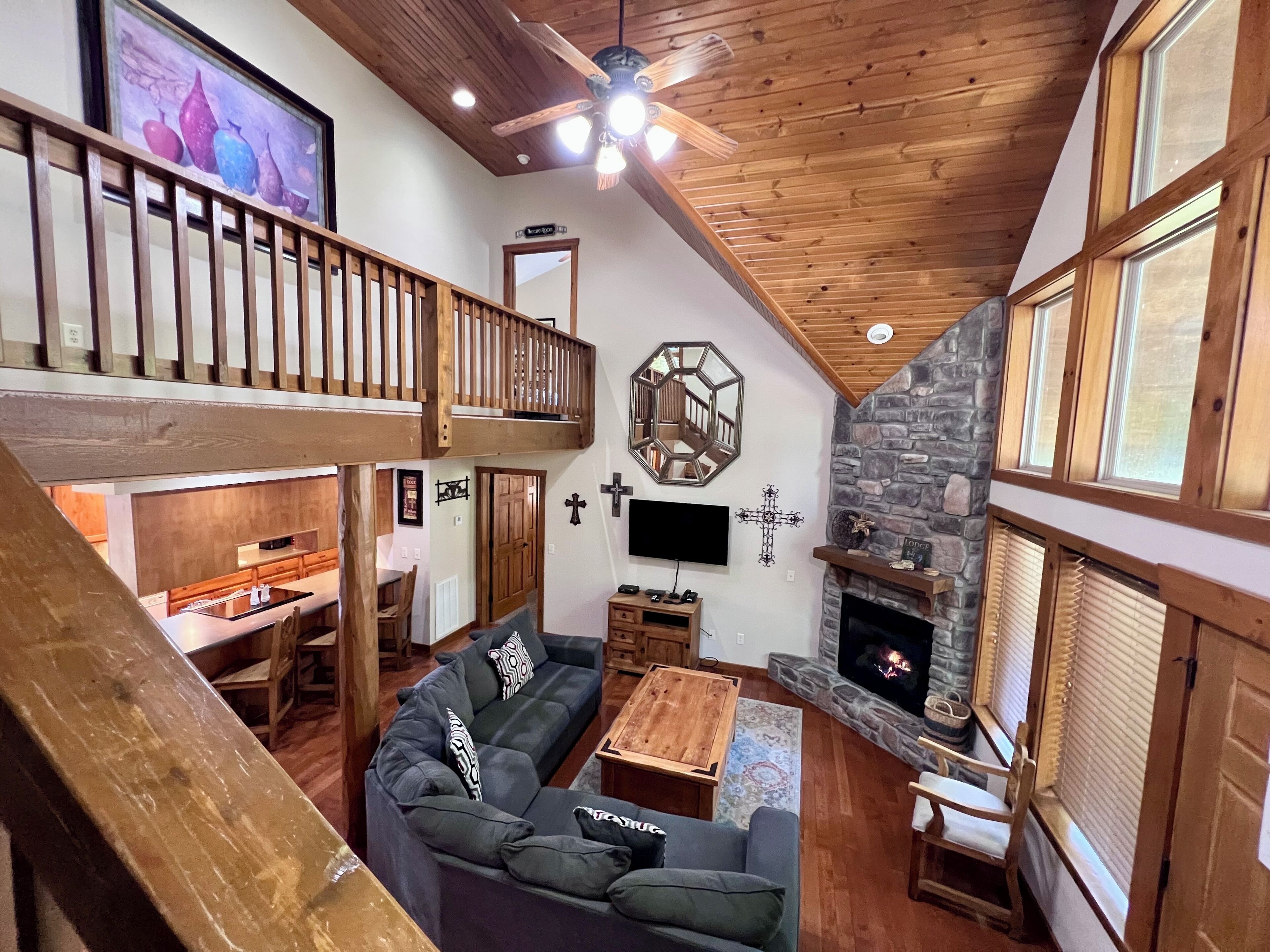 智能电视、壁炉