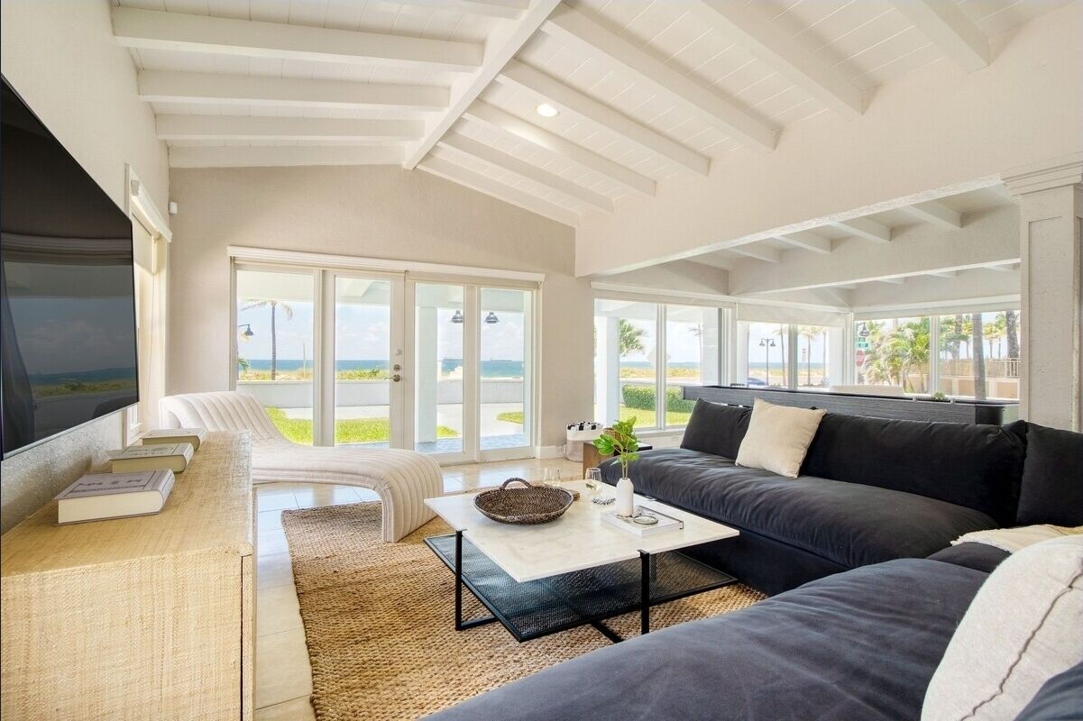 Family Room (Main)