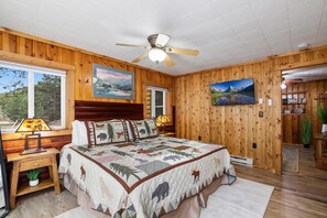 3 Schlafzimmer, Schreibtisch, Bügeleisen/Bügelbrett, Reisekinderbett