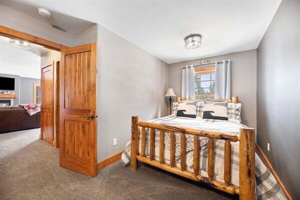 3 bedrooms, free WiFi, bed sheets