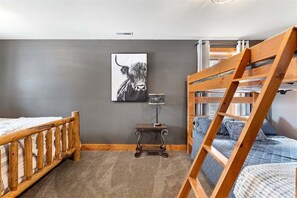 3 bedrooms, free WiFi, bed sheets