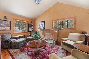 Interior - Cash`s Sluice - Access to Pool! (Lead)