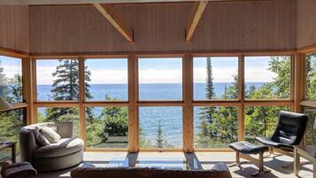 TV, books, music library, stereo