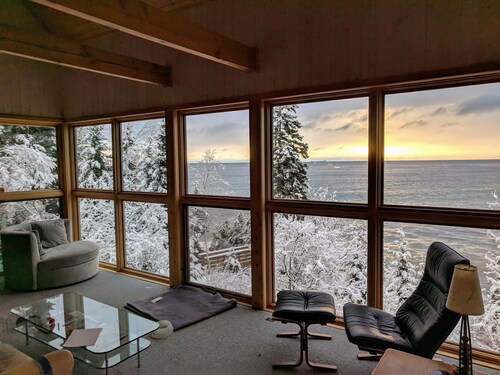 Honeymoon Home on Superior Pebble Beach