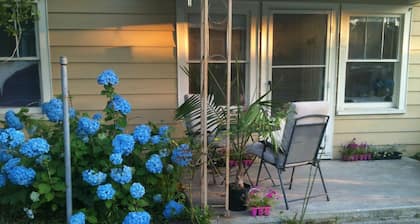 Enjoy the beautiful beach, Island View Casino and Downtown Gulfport Nightlife