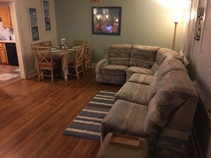 تلفزيون ذكي، مشغل دي في دي، كُتُب