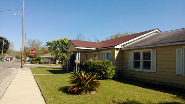 المنطقة المحيطة بالمنشأة