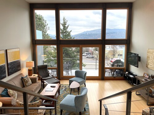 AMAZING VIEWS from this beautiful modern townhome in downtown Hood River!