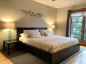 2 dormitorios, tabla de planchar con plancha, wifi gratis y ropa de cama