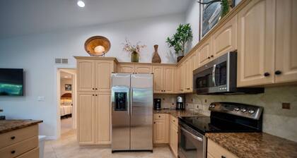 Kävele / pyöräile rantaan! Yksityinen, kaunis, moderni, tilava. Ulkona LUXURY odottaa