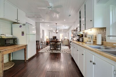 Charming 125 Year Old Sewanee Home on Campus- Walk Everywhere!