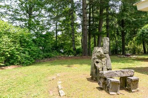 Property grounds - Charming 125 Year Old Sewanee Home on Campus- Walk Everywhere! (Sewanee)