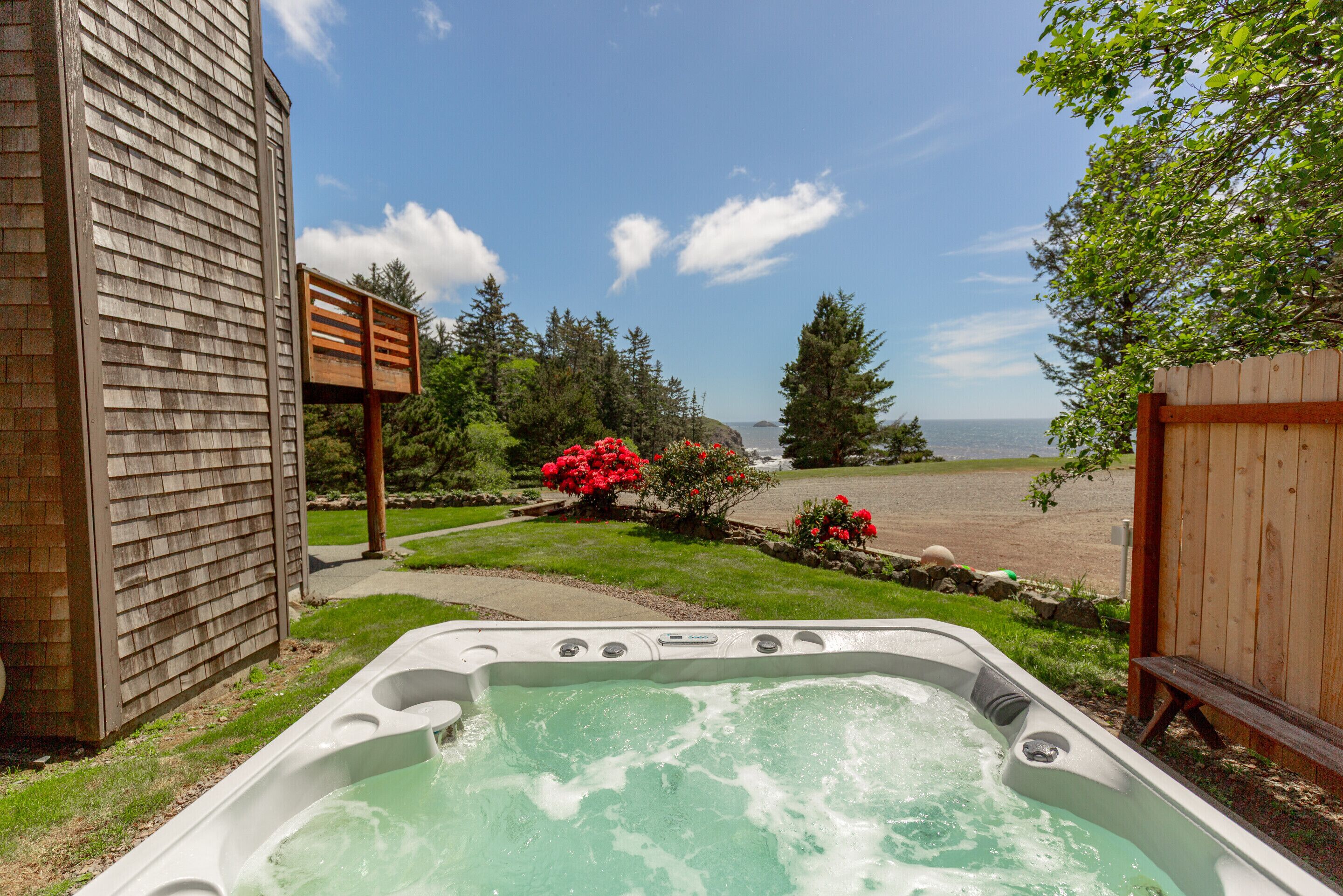 Outdoor spa tub