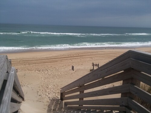 Spacious Village of Nags Head, Private Pool,  Ocean views, Hot Tub