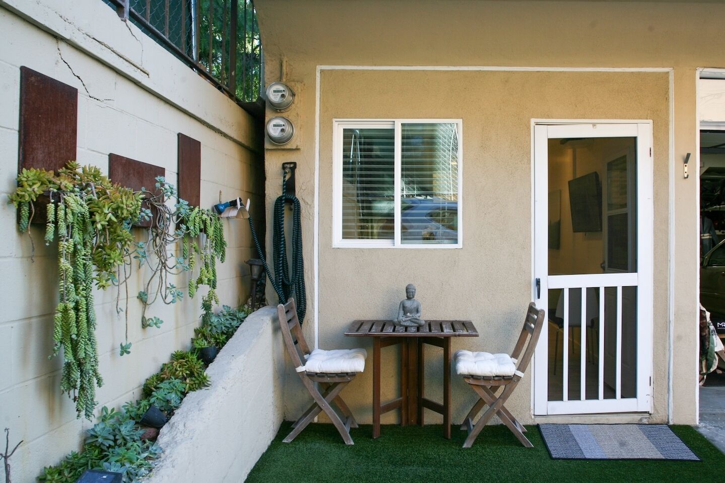Modern Manhattan Beach House - Steps to the Beach and world class surfing!