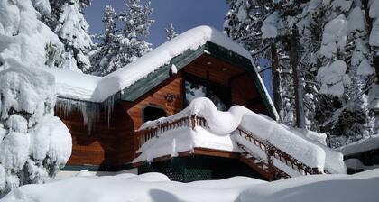 Lake View in Dollar Point. Dogs OK. 4 Bedroom plus Loft. 5 min to Beach. 600mbs.