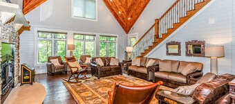 TOWNSEND SUNRISE DREAM Pavilion, Hot Tub, Arcade Games, Theater Room, Bunk Room!