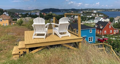 The Crows Nest - Top Guest Rated Luxury Vacation Home in the Heart of Trinity!