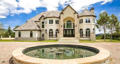 Colorado Estate, INDOOR pool, perfect for family reunion, no weddings!