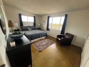 2 bedrooms, iron/ironing board, free WiFi, bed sheets - Fabulous views, star gazing dark nights and quiet times (Joshua Tree)