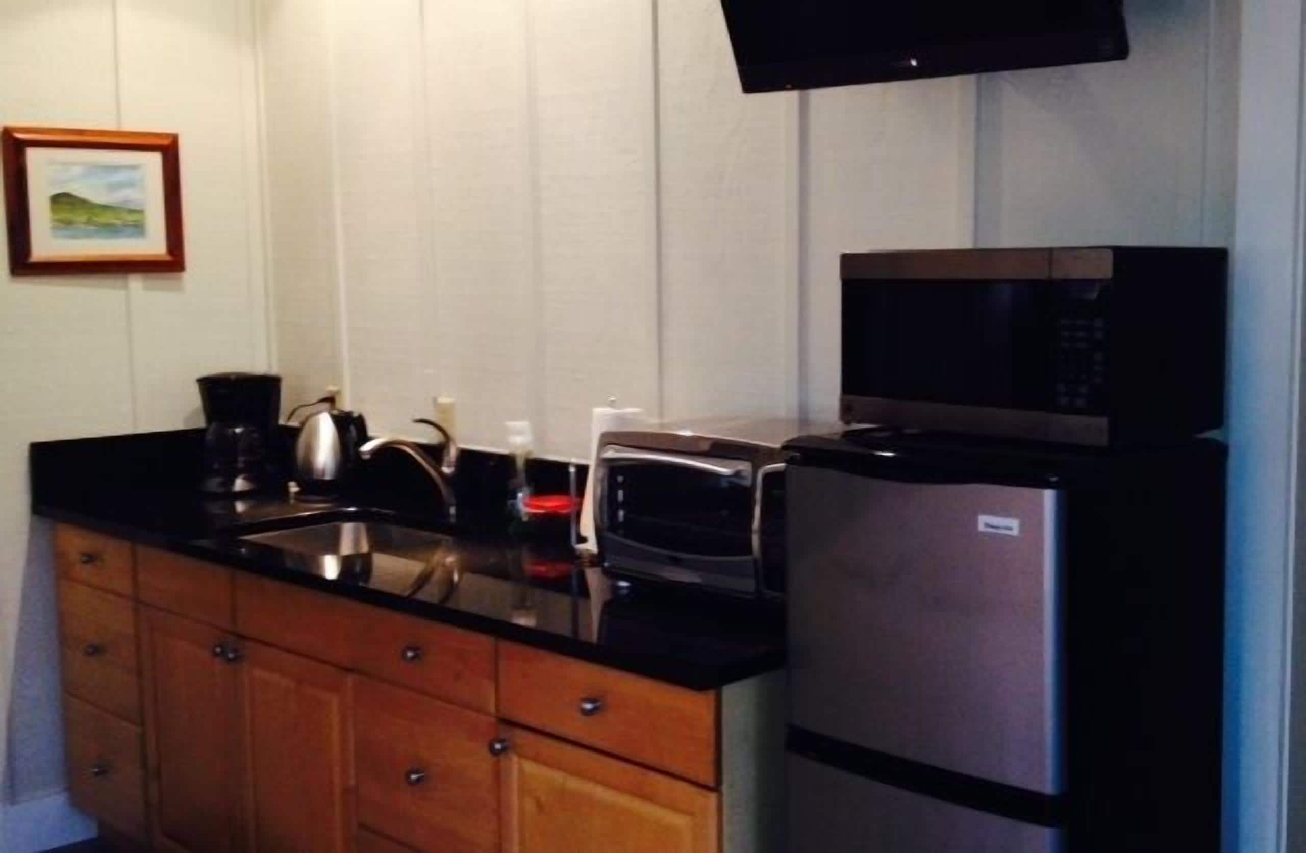 Fridge, microwave, coffee/tea maker, electric kettle