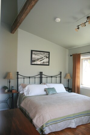 4 bedrooms, travel crib, bed sheets - Aspen Cabin Near Yellowstone - Horse Rides, Zip Lining, Rafting, Hiking (Gardiner)