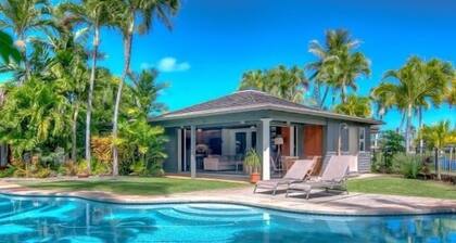 Kailua Palms Guest House with Pool and Views! Parking and wi-fi included