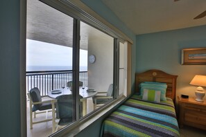 2 makuuhuonetta, silitysrauta/-lauta, ilmainen Wi-Fi, vuodevaatteet