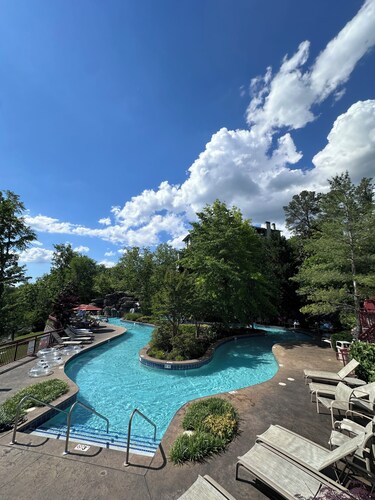 5min - Ripken / Dollywood / LeConte-yleissopimus, 3BR / golfnäkymä, uima-allas, kuntosali, PS4, SPA