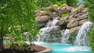 Piscina coperta, una piscina riscaldata
