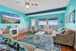 TV, fireplace, DVD player, stereo - 4BR/4Bth Direct Oceanfront,House,Covered Porch and fireplace! (Edisto Beach)