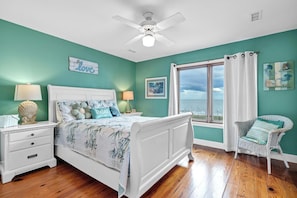 4 bedrooms, iron/ironing board, WiFi