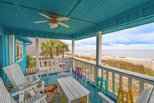 Terrace/patio - 4BR/4Bth Direct Oceanfront,House,Covered Porch and fireplace! (Edisto Beach)