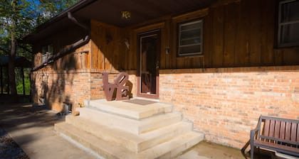 Captain's Lodge, 15 Acres mit 250 Metern privater Shenandoah Riverfront-Liegenschaft