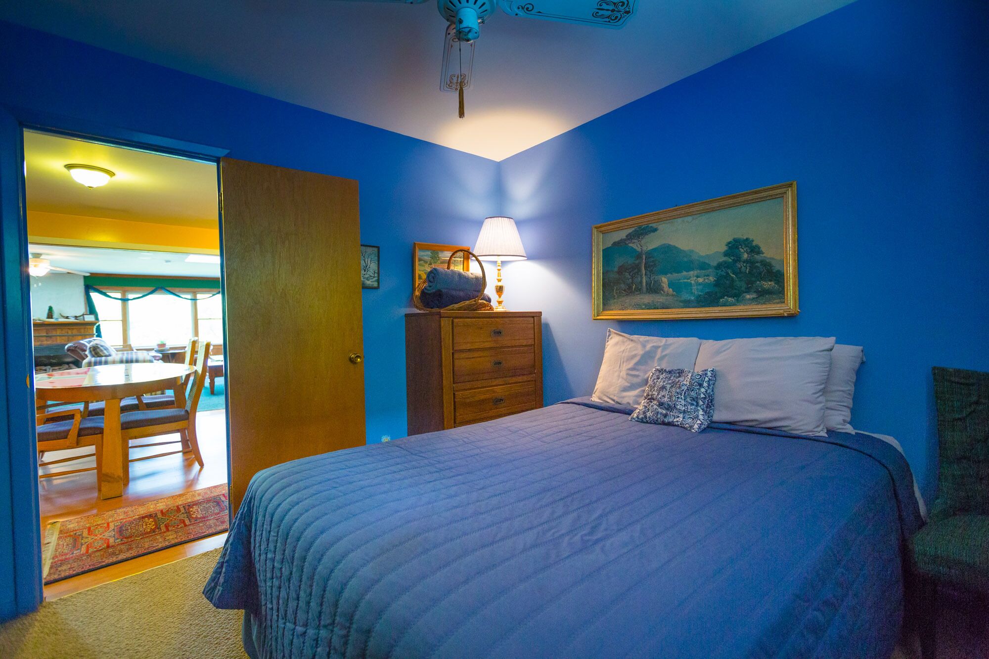 7 bedrooms, iron/ironing board, WiFi (free), bed sheets