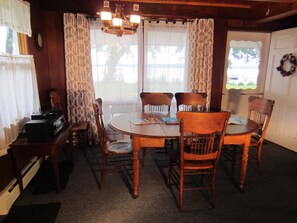 Dining - Enjoy a 4-bedroom vacation home with 75 feet of lake frontage on Chautauqua Lake (Mayville)