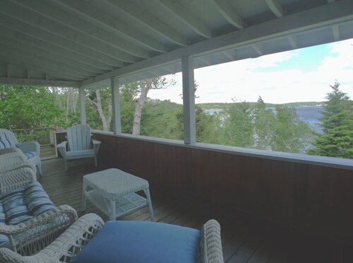 Linekin Vista - 3BDR Waterfront Cottage on Linekin Bay with Private Beach!