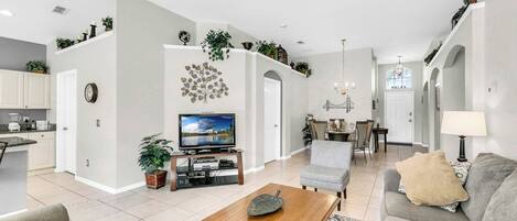 スマートテレビ、テレビゲーム、テーブルサッカー台、卓球台