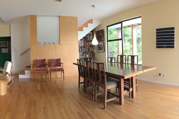Dining room viewed from kitchen