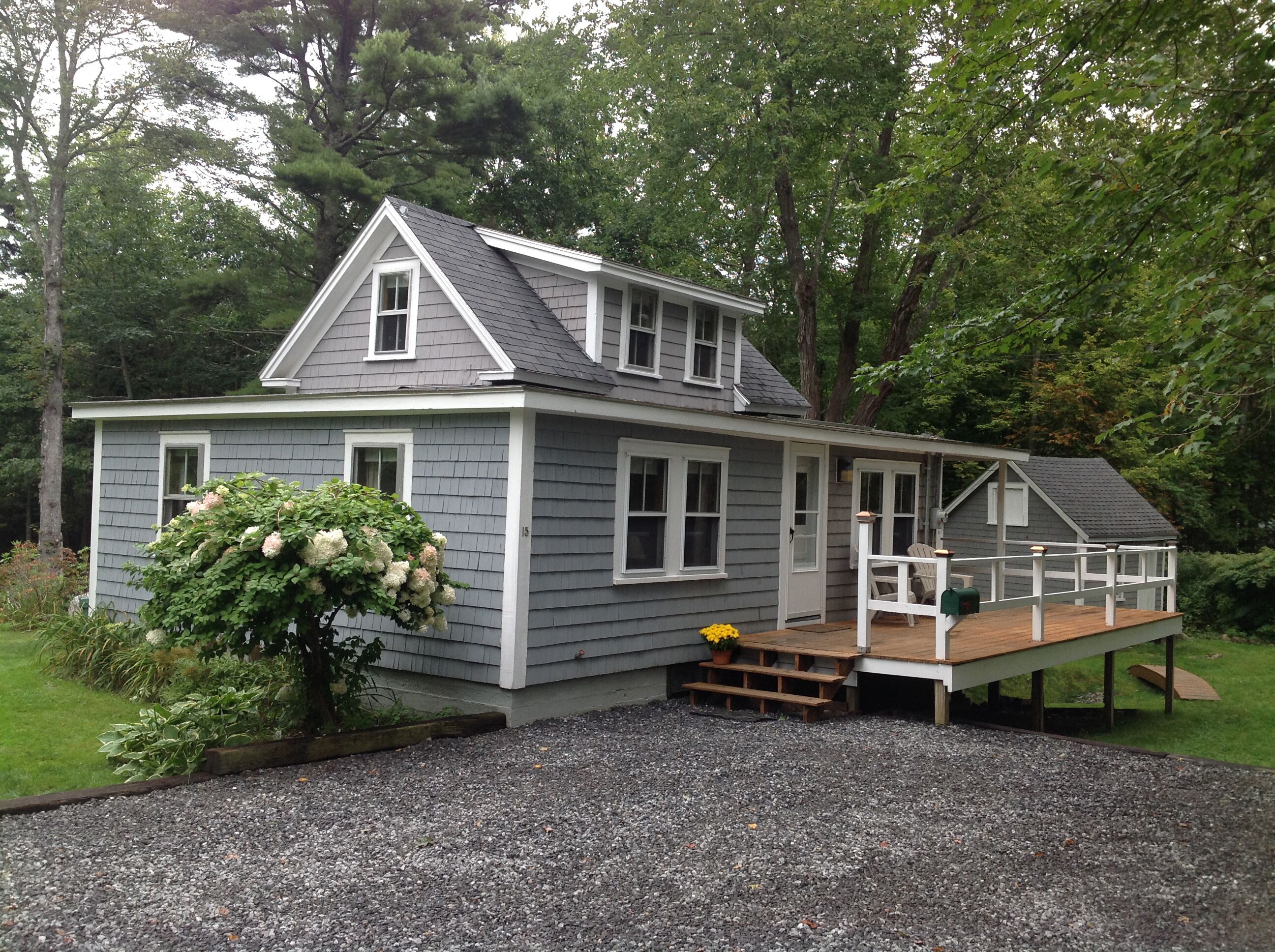 Cozy Boothbay Harbor Cottage in Country-like Setting, Walking Distance to Harbor
