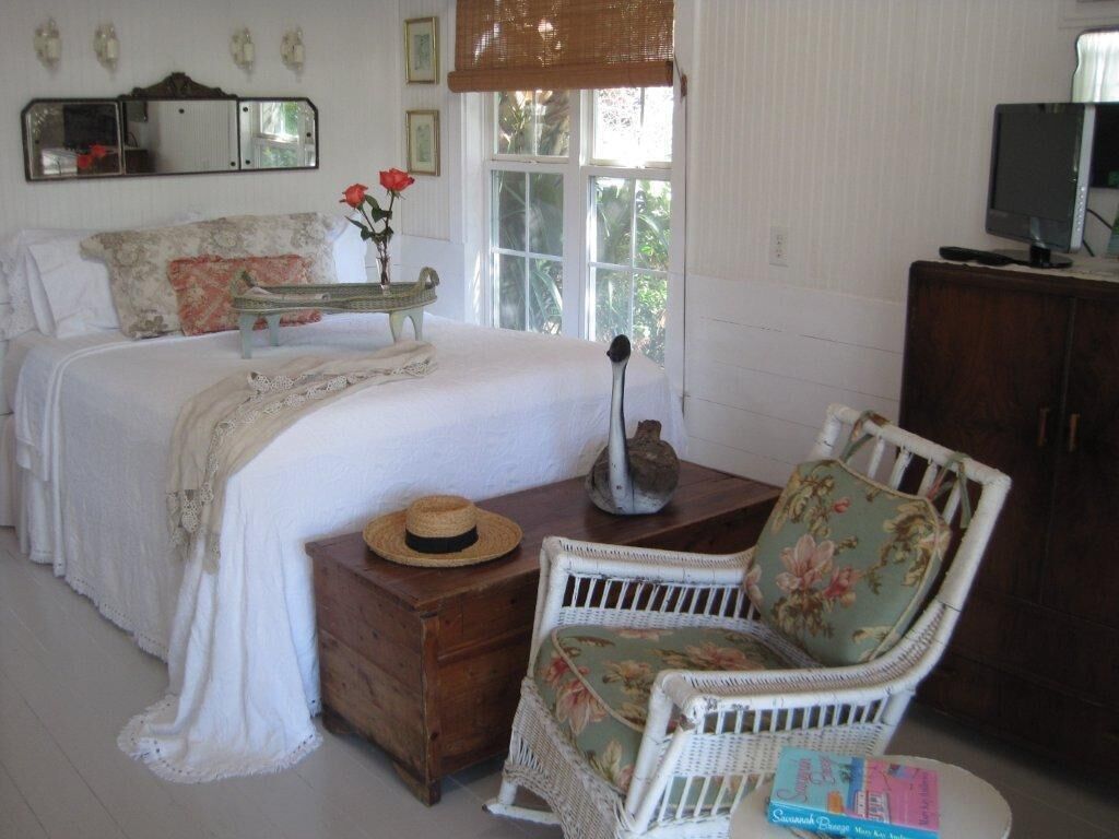 1 dormitorio, tabla de planchar con plancha, wifi y ropa de cama
