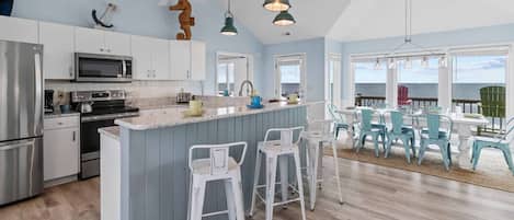 Refrigerador, microondas, horno, placa de cocina