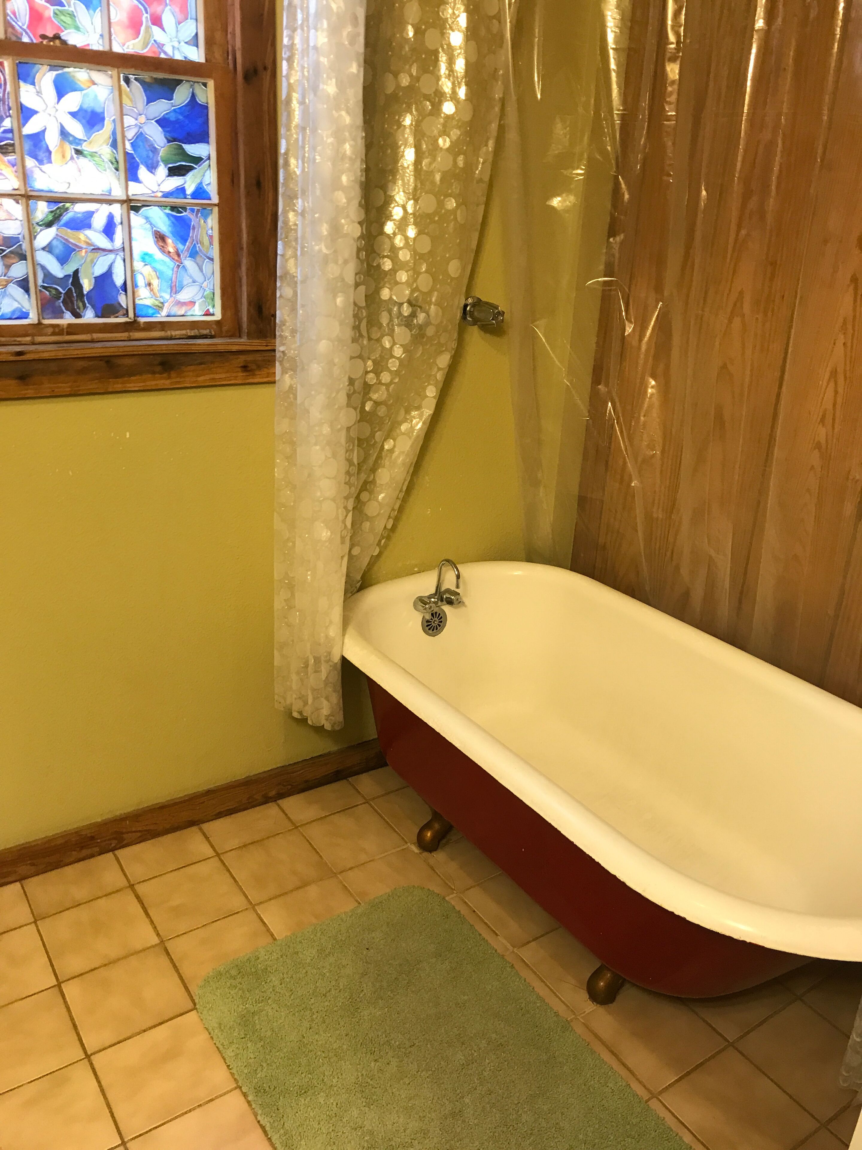 Raised tub