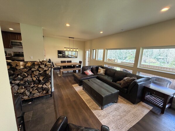 TV, fireplace, video games, DVD player - Family Friendly, Best Value Vail Getaway on Bus Route -  On-site Grocer! (Vail)
