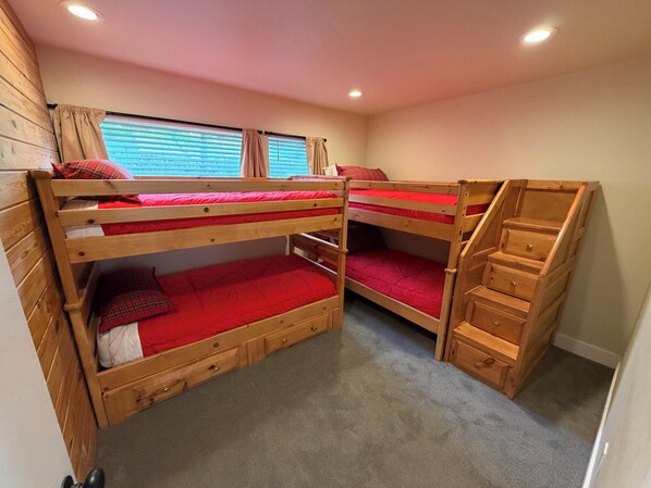 2 bedrooms, iron/ironing board, WiFi, bed sheets - Family Friendly, Best Value Vail Getaway on Bus Route -  On-site Grocer! (Vail)