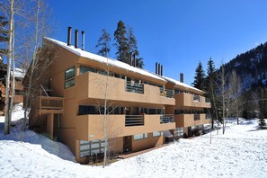 Exterior - Family Friendly, Best Value Vail Getaway on Bus Route -  On-site Grocer! (Vail)