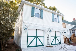 Exterior - Comfy carriage house close to everything! (Pensacola)
