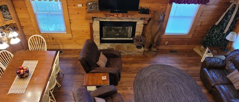 Smart TV, fireplace, DVD player, table football