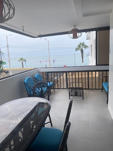 Ocean Views 2 Bedroom Condo